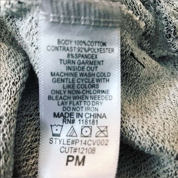 💗Gorgeous B.L.E.U sequined blouse💗 - Picture 7 of 7